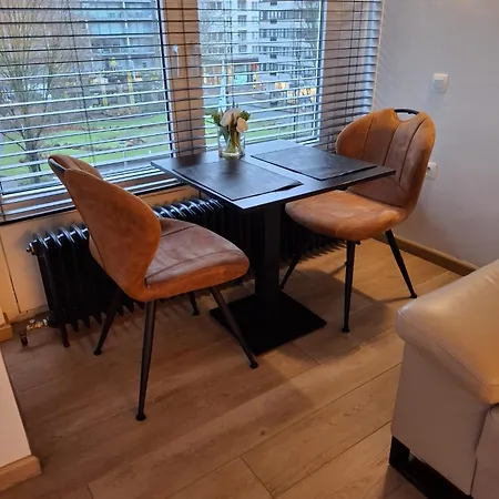Lichtrijk En Comfortabel Hoekappartement Met Gratis Parking En Zeer Gelegen - Comme Chez Soi Apartamento *