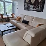 Apartment Lichtrijk En Comfortabel Hoekappartement Met Gratis Parking En Zeer Gelegen - Comme Chez Soi