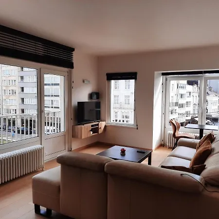 Lichtrijk En Comfortabel Hoekappartement Met Gratis Parking En Zeer Gelegen - Comme Chez Soi Appartamento *