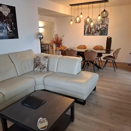 Lichtrijk En Comfortabel Hoekappartement Met Gratis Parking En Zeer Gelegen - Comme Chez Soi Lejlighed