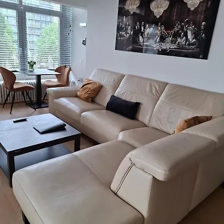Lägenhet Lichtrijk En Comfortabel Hoekappartement Met Gratis Parking En Zeer Gelegen - Comme Chez Soi